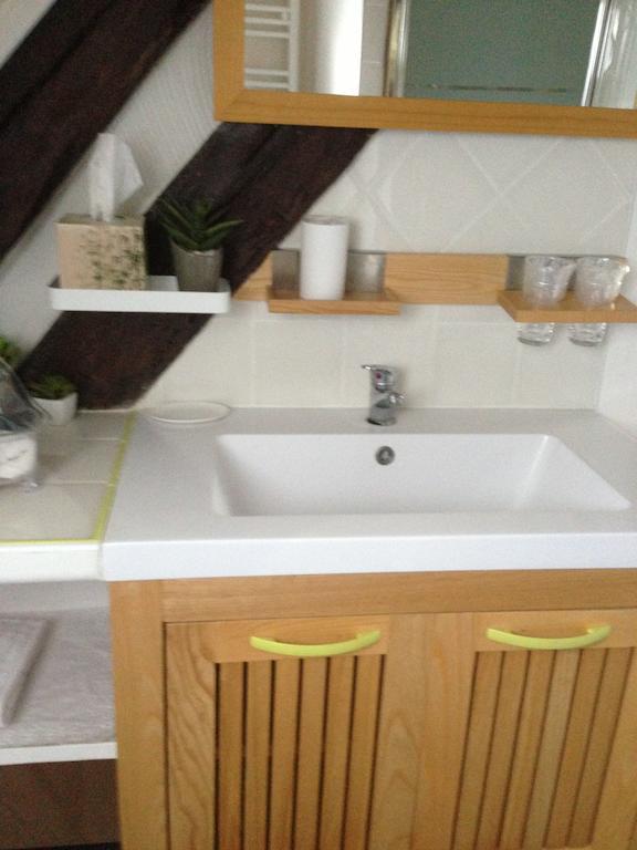 Le Lavoir Bed and Breakfast Châteauroux Habitación foto