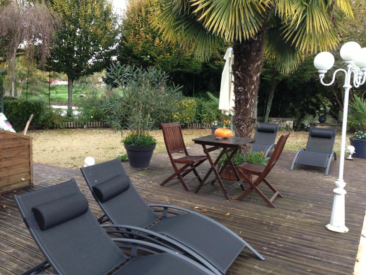 Le Lavoir Bed and Breakfast Châteauroux Exterior foto